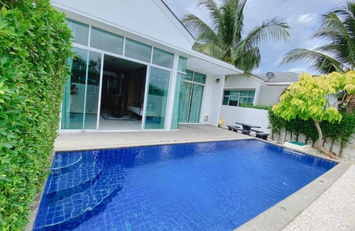 Cha-am Villa | Look jeab pool villa cha-am ลูกเจี๊ยบพลูวิลล่าชะอำ