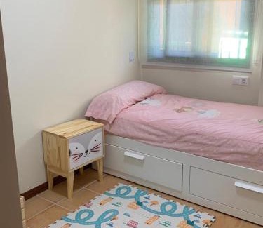 L'Eucaliptus Apartment | Looking at the Sea