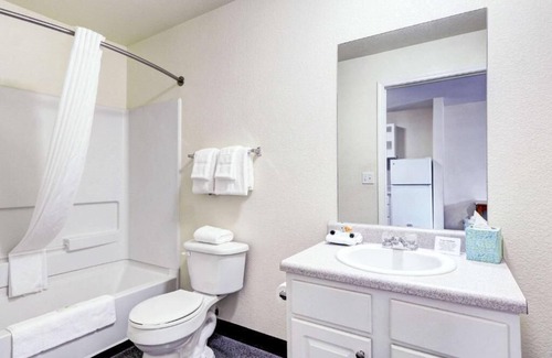North Westminster House | Looking for a place to call home for a while?