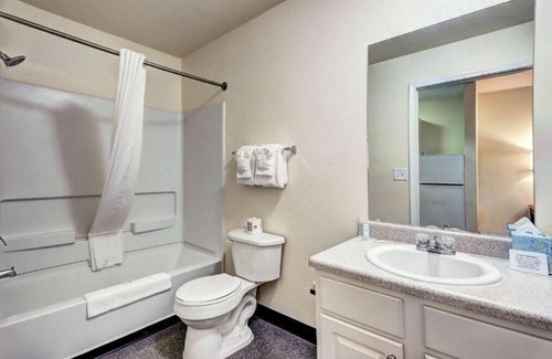 North Westminster House | Looking for a place to call home for a while?