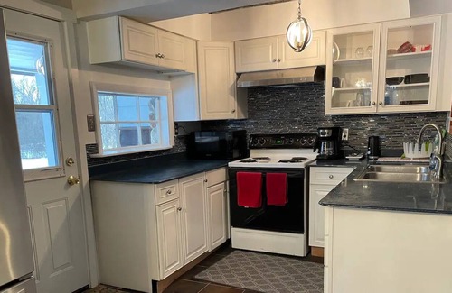 Flint House | Looking for cozy and convenient? Check out Odin's Place!