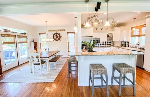 Harkers Island House | Lookout Cottage- Waterview Home close to Cape Lookout - New to the market 2022!