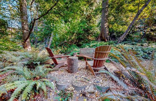 The Bowl of Edmonds House | Lookout Lodge