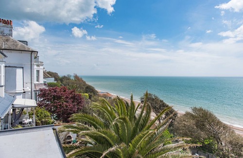 Folkestone Apartment | Lookout Post by Bloom Stays - ideal for couples and families