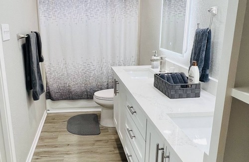 Gun Barrel City House | Loon Bay Escape