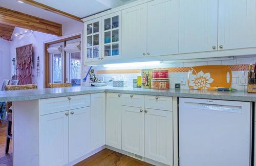 North Kawartha Cottage | Loon Bay Serenity - Four Bedroom Cottage, Sleeps 8