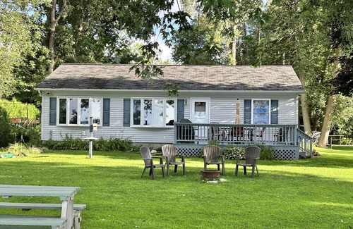 Cumberland Head House | Loon Beach Lake House is on a quiet dead end road with private lake front