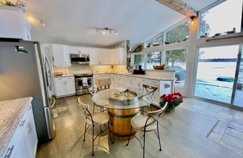 Selwyn House | Loon Talk Cottage on Clear Lake