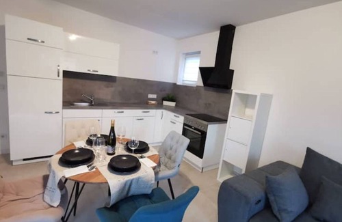 Kitzingen Apartment | Loot: Moderne Wohnung/Zentral