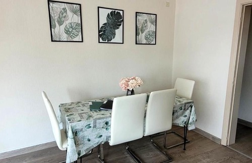 Sint-Idesbald Apartment | LoraJoja appartement à 400m de la mer, parking privatif, 3 chambres