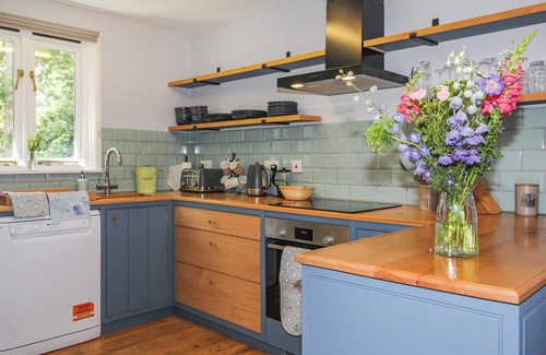 Beccles Cottage | Lord Derby, Cottage with pool & hot tub, tranquil setting,20min from Southwold