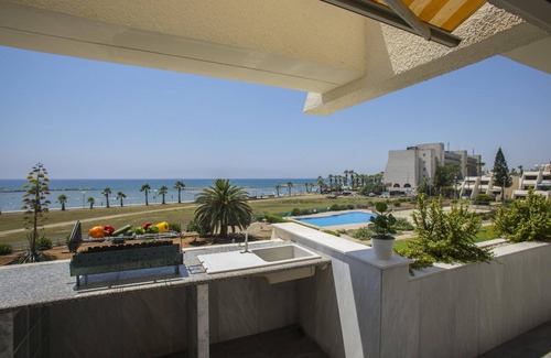 Oroklini Apartment | Lordos Sunshore Beachfront Suite