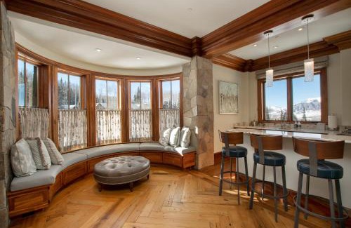 Mountain Village Apartment | Lorian 4 TRUE Ski-In Ski-Out Resort Condo 4Bd 3.5Ba - Sleeps 12