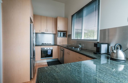 Lorne House | Lorne Ocean View - Amazing Ocean Views with 4 bedrooms and excellent facilities