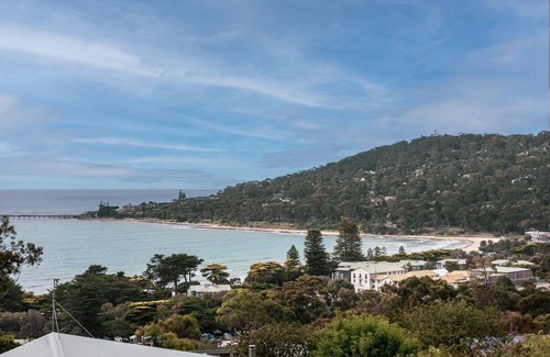 Lorne House | Lorne Ocean View - Amazing Ocean Views with 4 bedrooms and excellent facilities