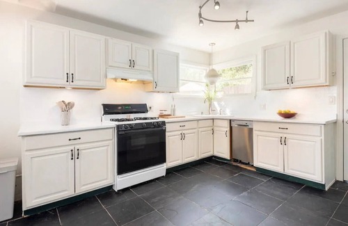 Highland Park House | Los Angeles 2bdr Home with Pool/Hot Tubn