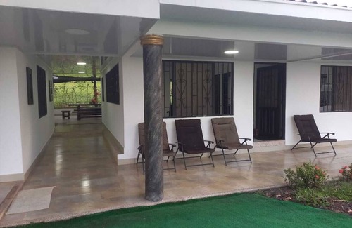 Restrepo Cottage | Los Angeles country house: Enjoy hiking, biking, rivers and viewpoint :)