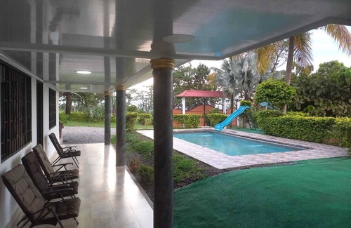 Restrepo Cottage | Los Angeles country house: Enjoy hiking, biking, rivers and viewpoint :)