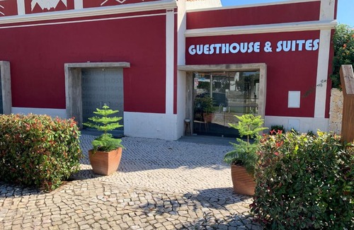 Patroves House | Lost & Found - Guesthouse & Suites