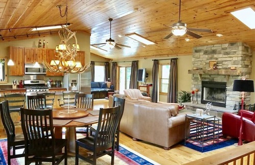 Baker Cabin | Lost River Luxury Cabin in Wild Wonderful West Virginia-2 hour drive fr DC!