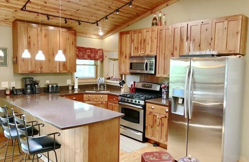Baker Cabin | Lost River Luxury Cabin in Wild Wonderful West Virginia-2 hour drive fr DC!