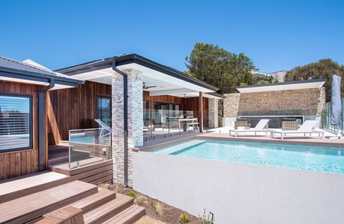 Sorrento House | Lotus Luxury Resort Sorrento with pool
