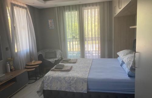 Tasbuku Villa | Lotus Villa in Çamlı Village, Jacuzzi and pool