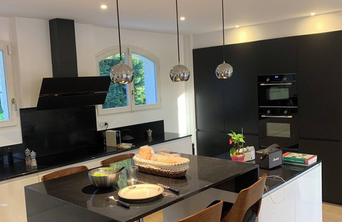 Grosrouvre Bed & Breakfast | Loue Pour les JO 1 Chambre Double Dans Véranda, d'1 Maison Avec Piscine