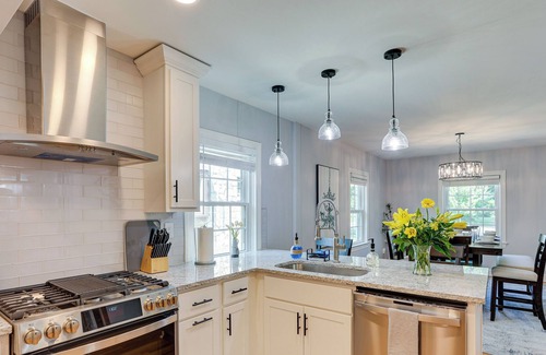 Belknap Cottage | Louisville Home in the Highlands with Game Room!