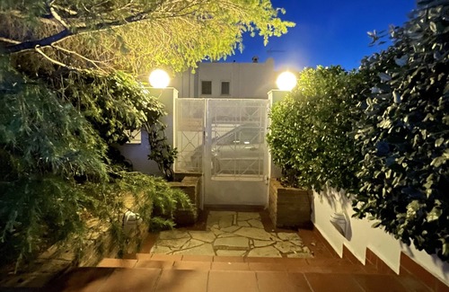Saronida House | Lovable, Seafront Luxury Villa with Pool in Saronida, Athens Riviera