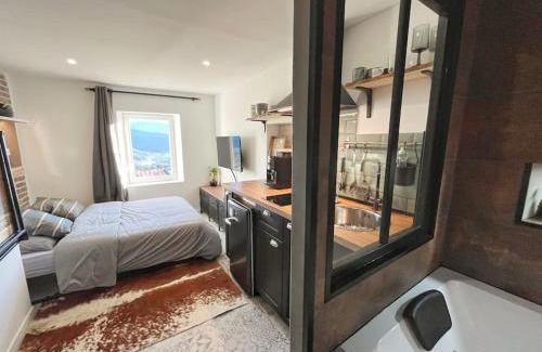La Penne Apartment | Love and spa vue montagne