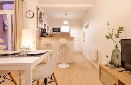 Saint-Etienne Apartment | love cocoon with beautiful terrace