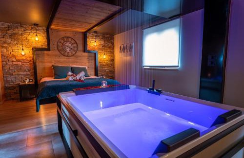 Bischoffsheim Apartment | Love industrie & spa - Suite Romantique en Alsace - Spa privatif et garage