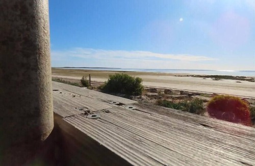 Yorke Peninsula House | Love & Mutiny : Pink 1950s shack Tranquillity plus