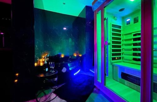 Chateau-Landon Apartment | Love Room Le Baroque/Jacuzzi/Sauna
