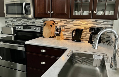 Glenwood Grove - North Iris Condo | ❤Love This Home ! 2B/2B. Quiet Oasis. Fast Wi-Fi, Pet Friendly