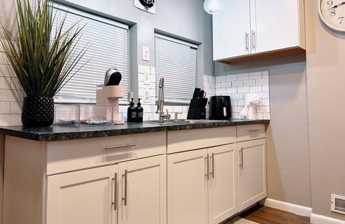 West Philadelphia Apartment | Lovely 1- bedroom Apartment Sleep 2