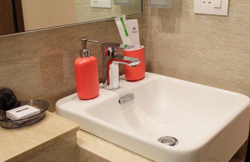 Hiranandani Gardens Apartment | Lovely 1-bedroom apartment at Hiranandani Powai