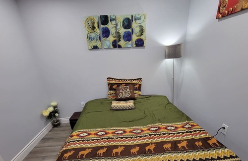 Shelburne Apartment | Lovely 1 bedroom plus den basement studio