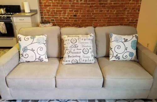Adams Morgan Bed & Breakfast | Lovely, 1 BR in Adams Morgan! Walk Everywhere!