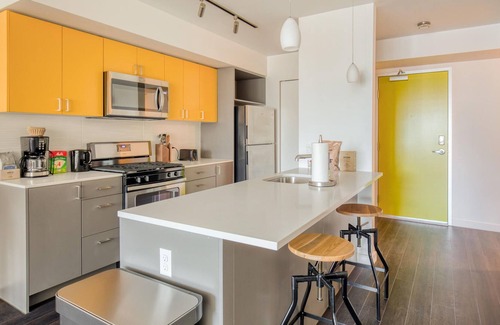 Wilburton Apartment | Lovely 1BR in Bellevue, Gym + Pet-Friendly