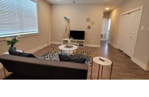 Spring Branch West House | Lovely 2 bdrm. apartment with free parking in gated community
