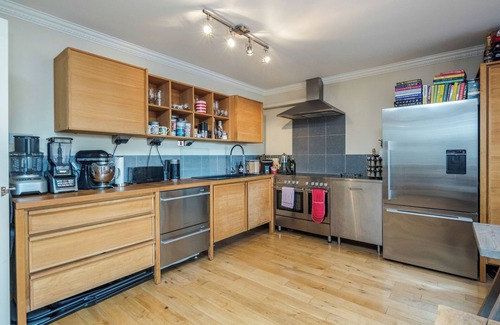 Waterloo Apartment | Lovely 2 bed 2 bath flat in Southbank