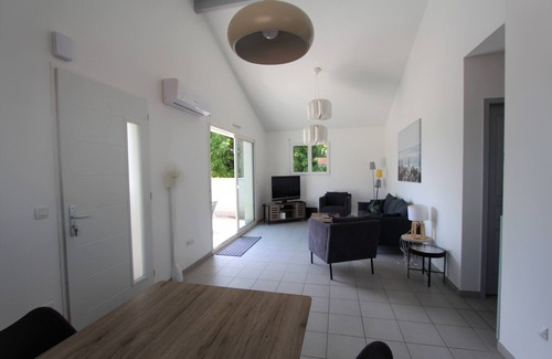 Sanguinet Apartment | Lovely 2-bedroom apartment TERRACE Near LAC SANGUINET and shops on foot