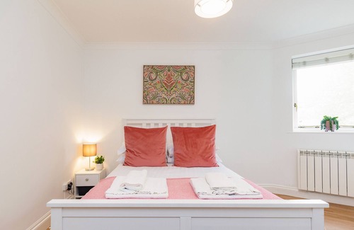 Oxford City Centre Apartment | Lovely 2-bedroom apartment in heart of city!