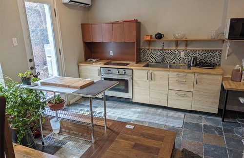 Sainte-Marie House | Lovely 2-bedroom Ground Fl. garden apt. fully furnished, utilities, Wifi incl.