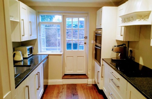 Blackheath Apartment | Lovely 2-bedroom heathside flat in great location