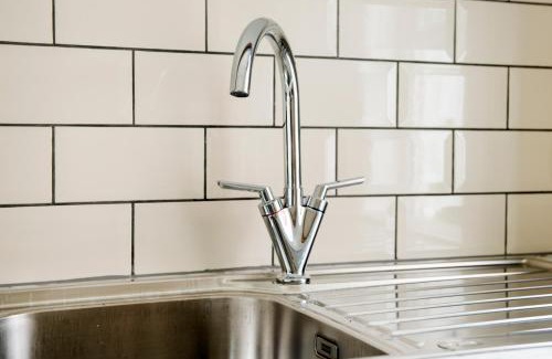 Nottingham House | Lovely 2 Bedroom House - Free Parking - Accommodation near QMC Hospital & University of Nottingham - Suitable for Short Stays & Long Stays