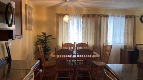 Southeast Colorado Springs Apartment | Lovely 2 Bedroom in the Heart of Colorado Springs