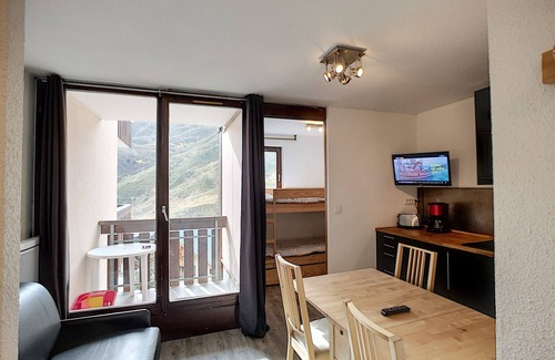 Les Bruyeres Apartment | Lovely 2-room for 4, ski-in/ski-out, Bruyères area, Les Menuires